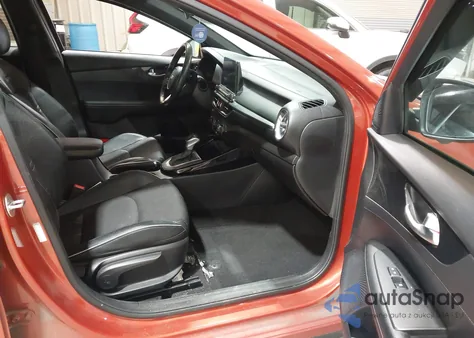 2021 Kia Forte Gt-Line z USA, uszkodzony, nr VIN 3KPF34AD6ME361742